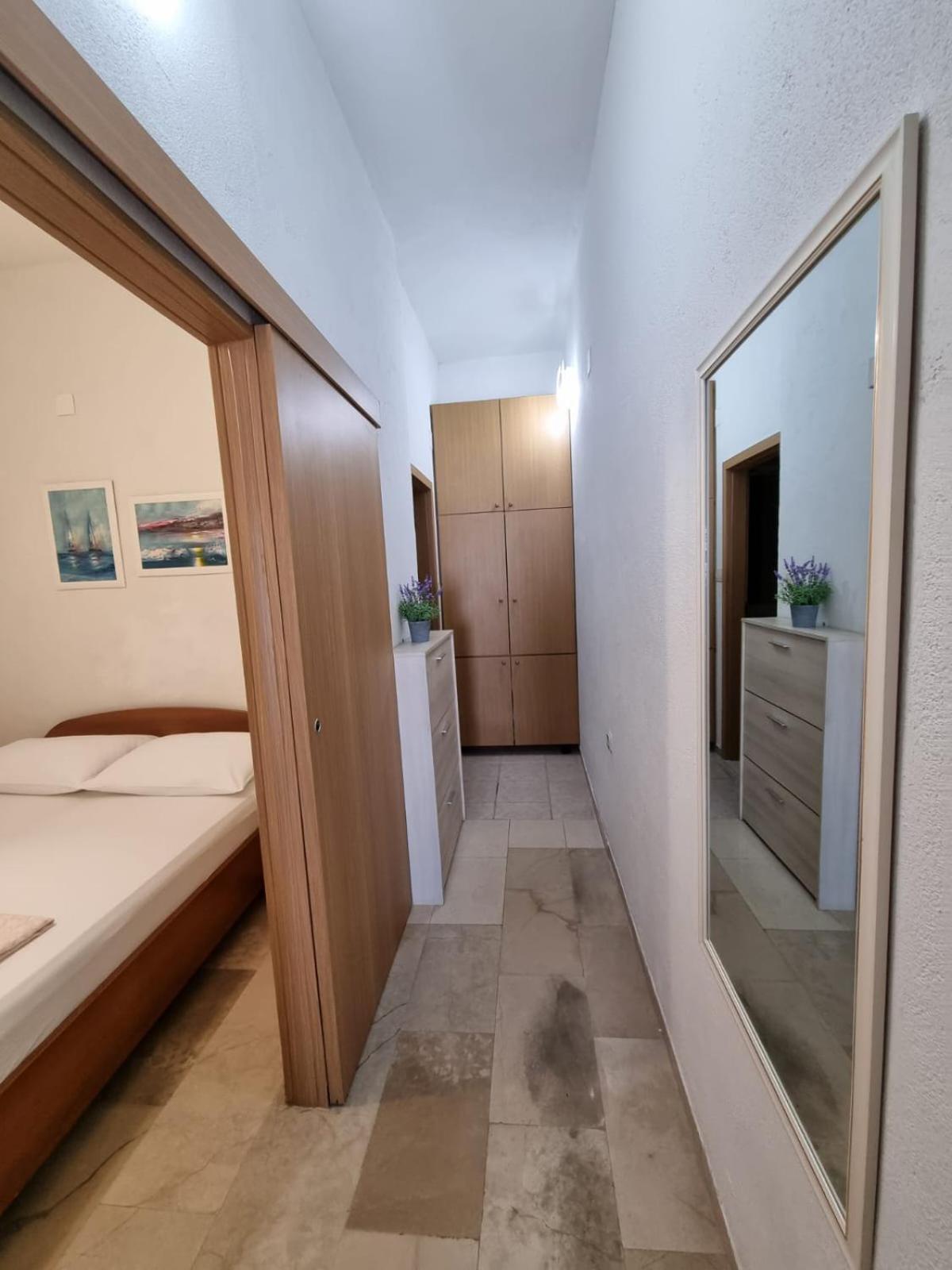 Maric Apartment *